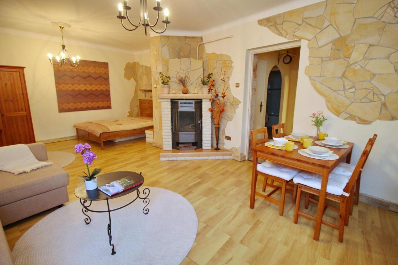 Cosy Castle Apartment ブダペスト エクステリア 写真