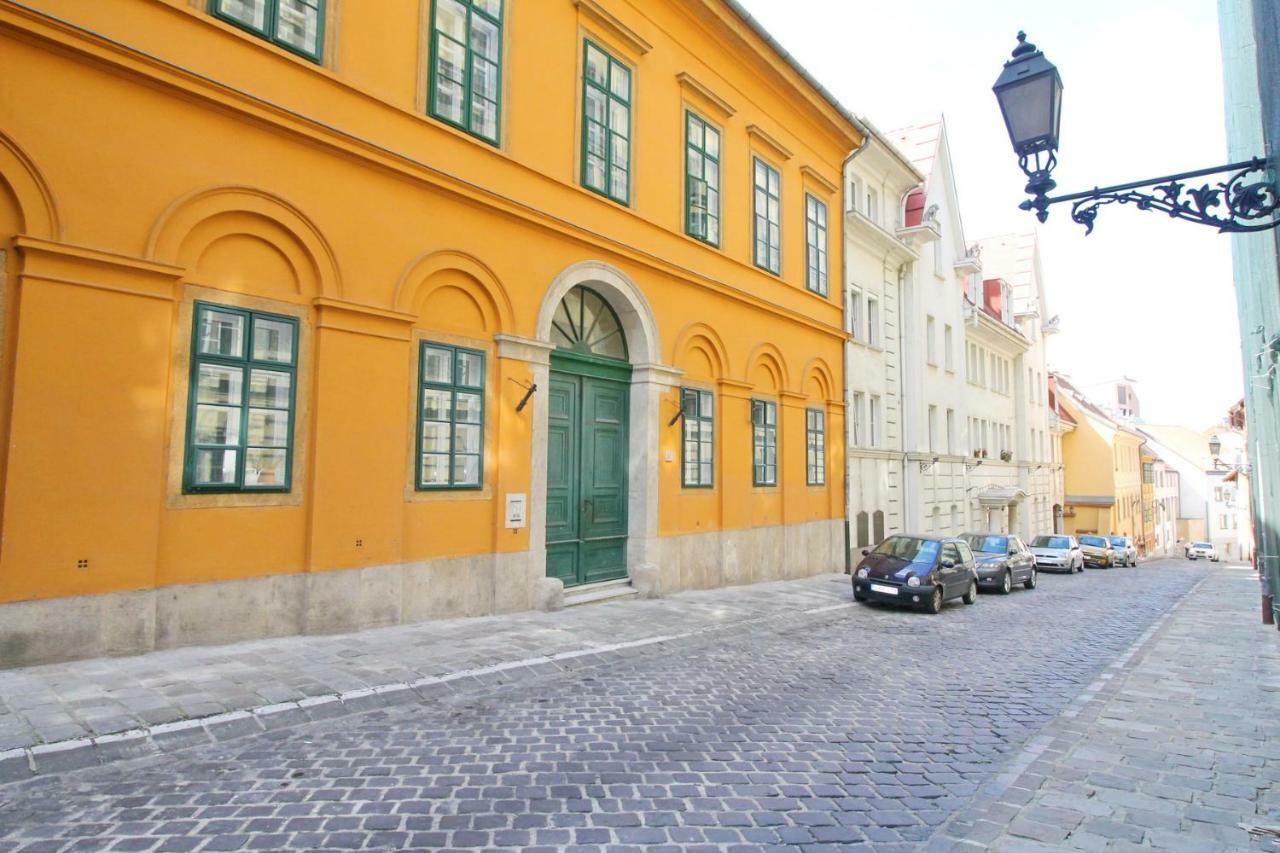 Cosy Castle Apartment ブダペスト エクステリア 写真