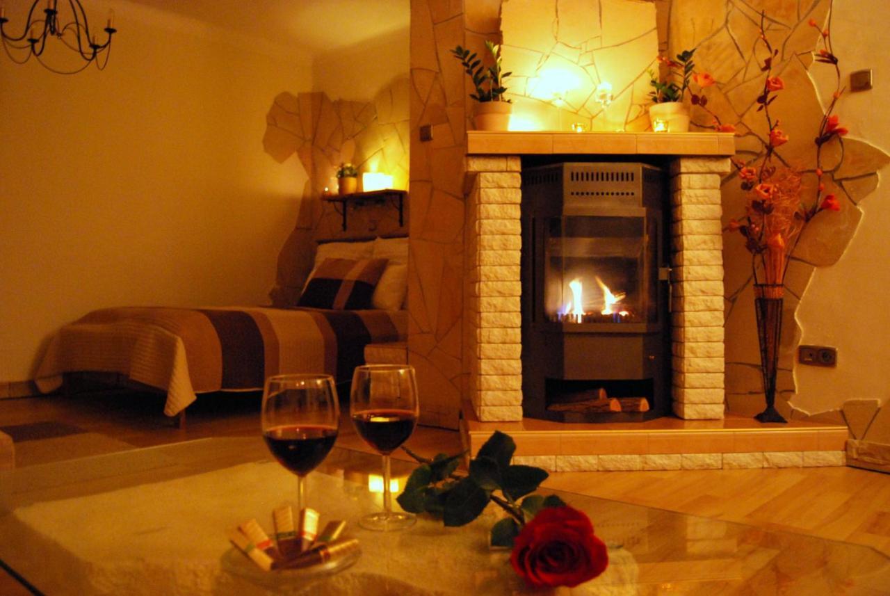 Cosy Castle Apartment ブダペスト エクステリア 写真